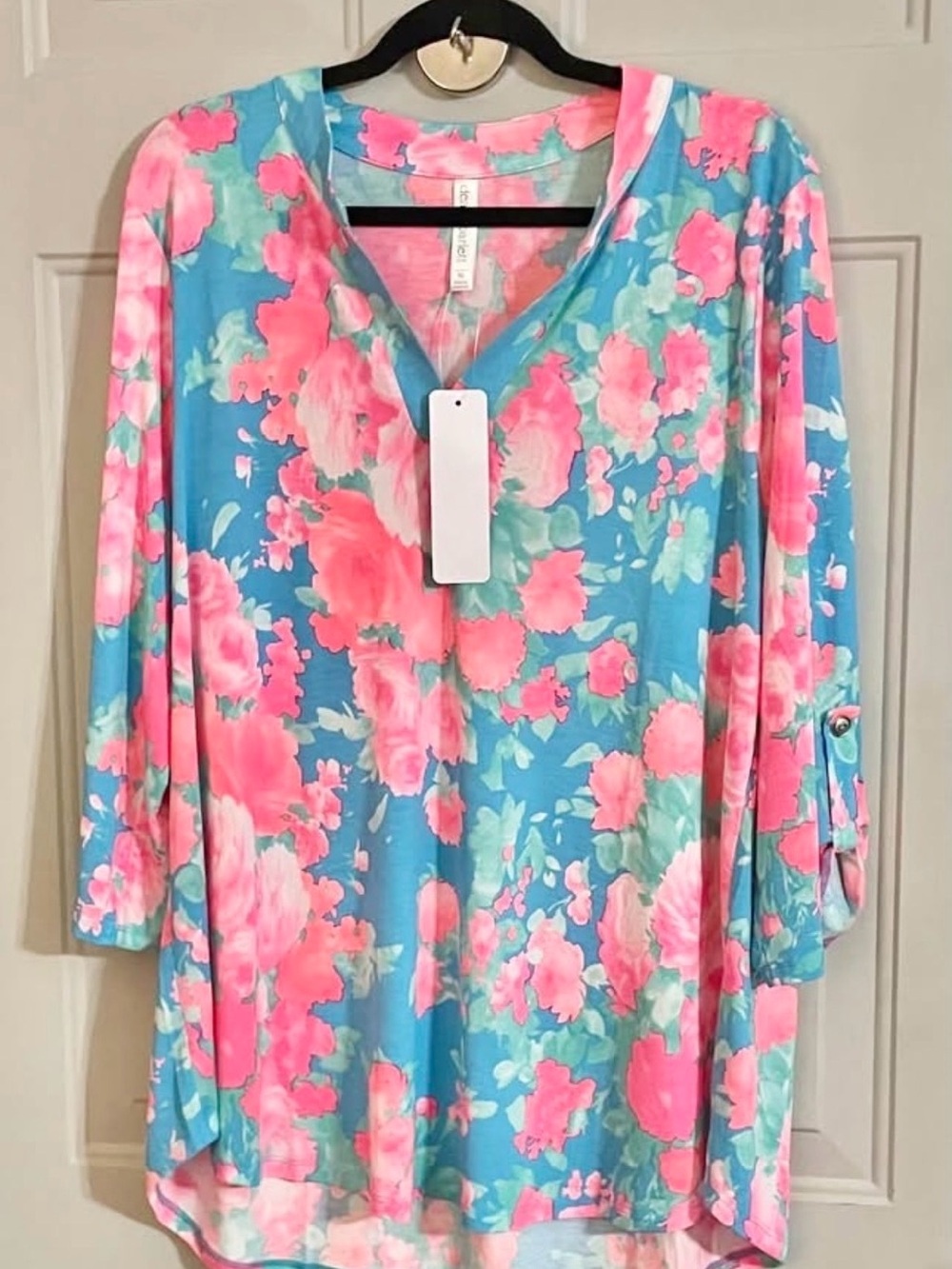 Blue Dear Scarlett NWT Floral V-Neck Tunic Top Size 1X